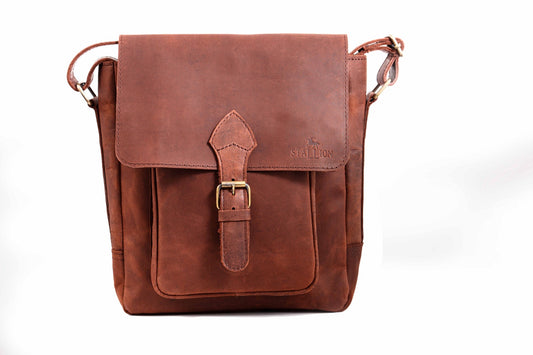 Buffalo Leather Messenger / Crossbody bag in Crazy horse